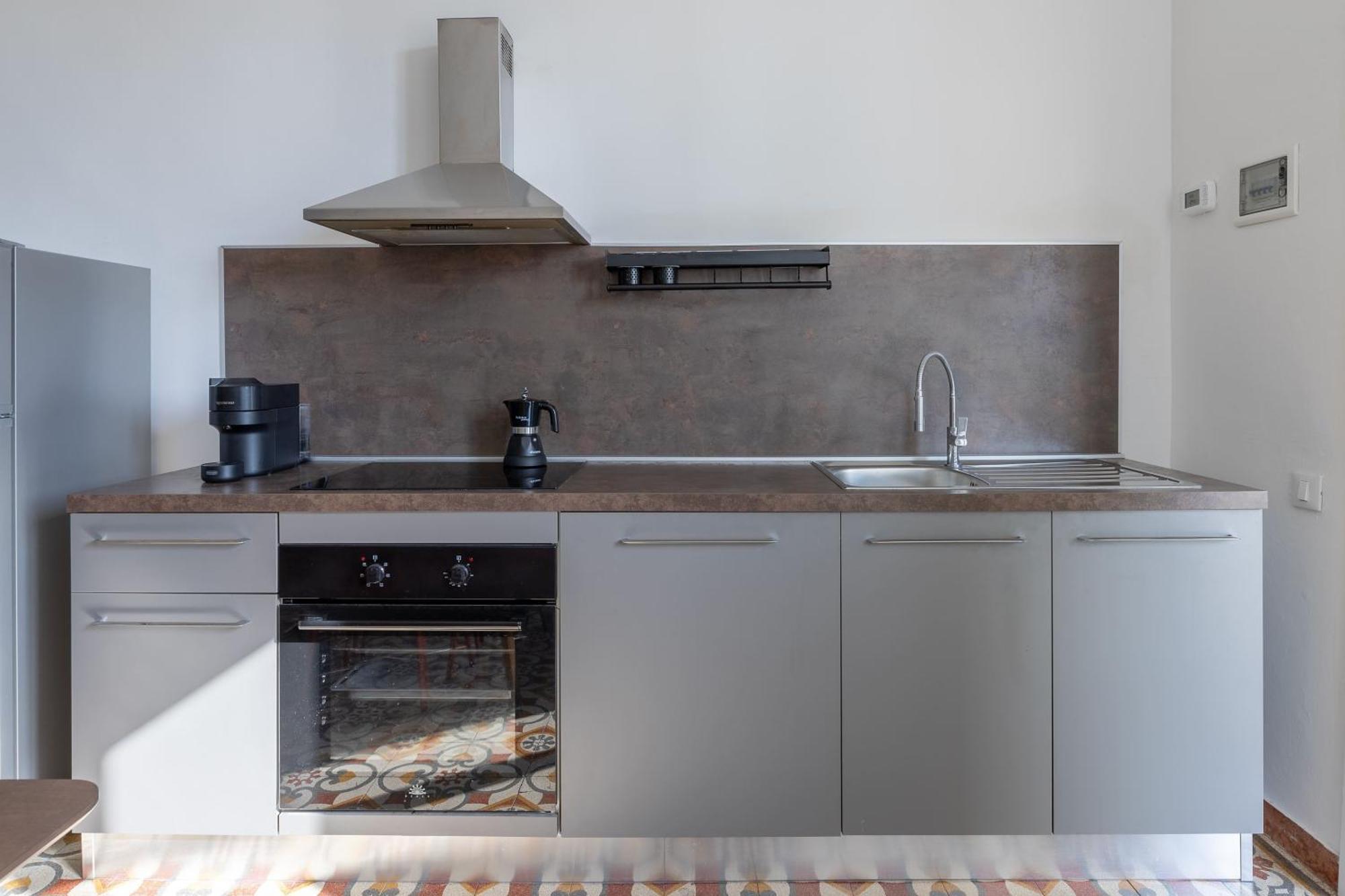 Santa Maria Novella Family In Apartment Florenz